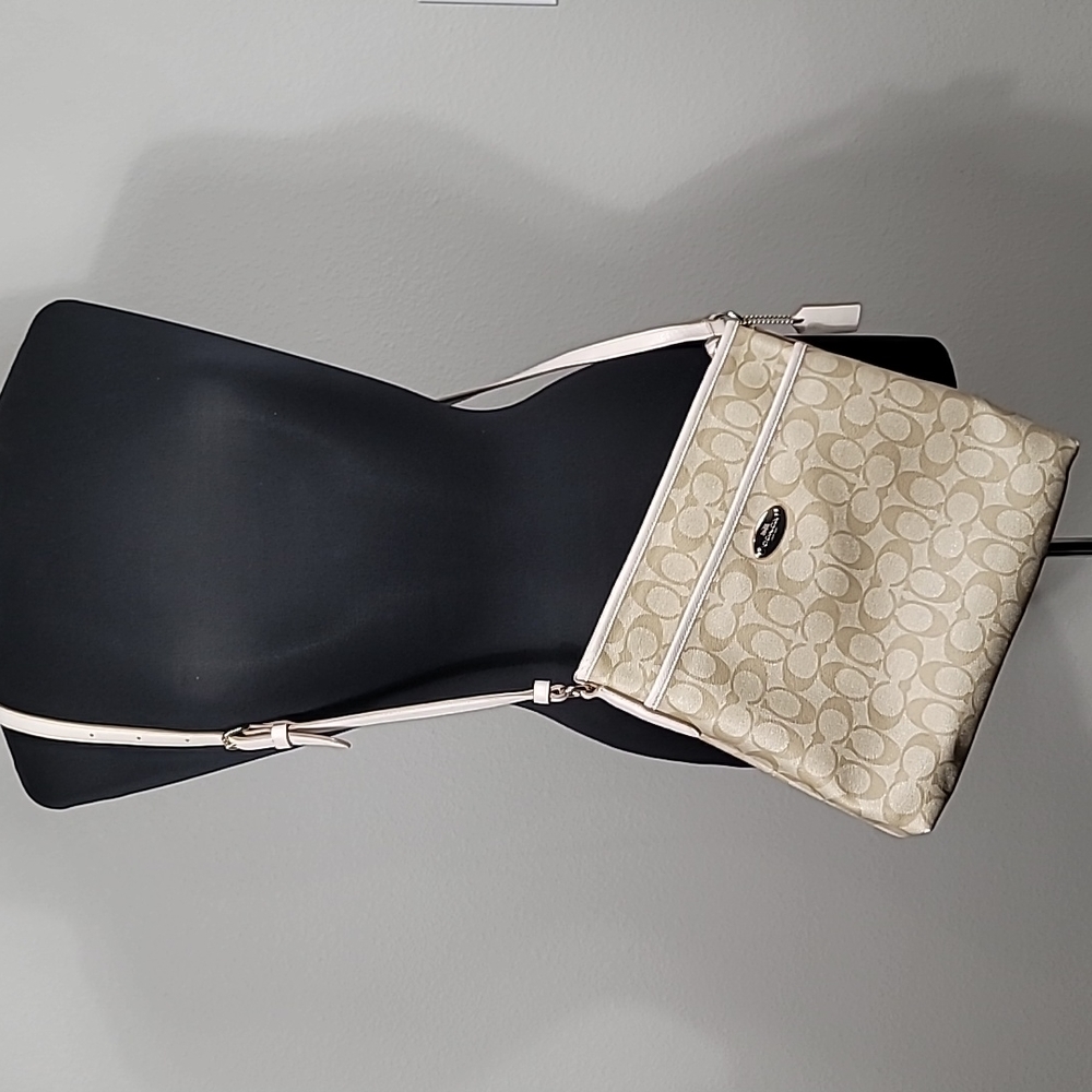 Coach Bag w/2 bracelets